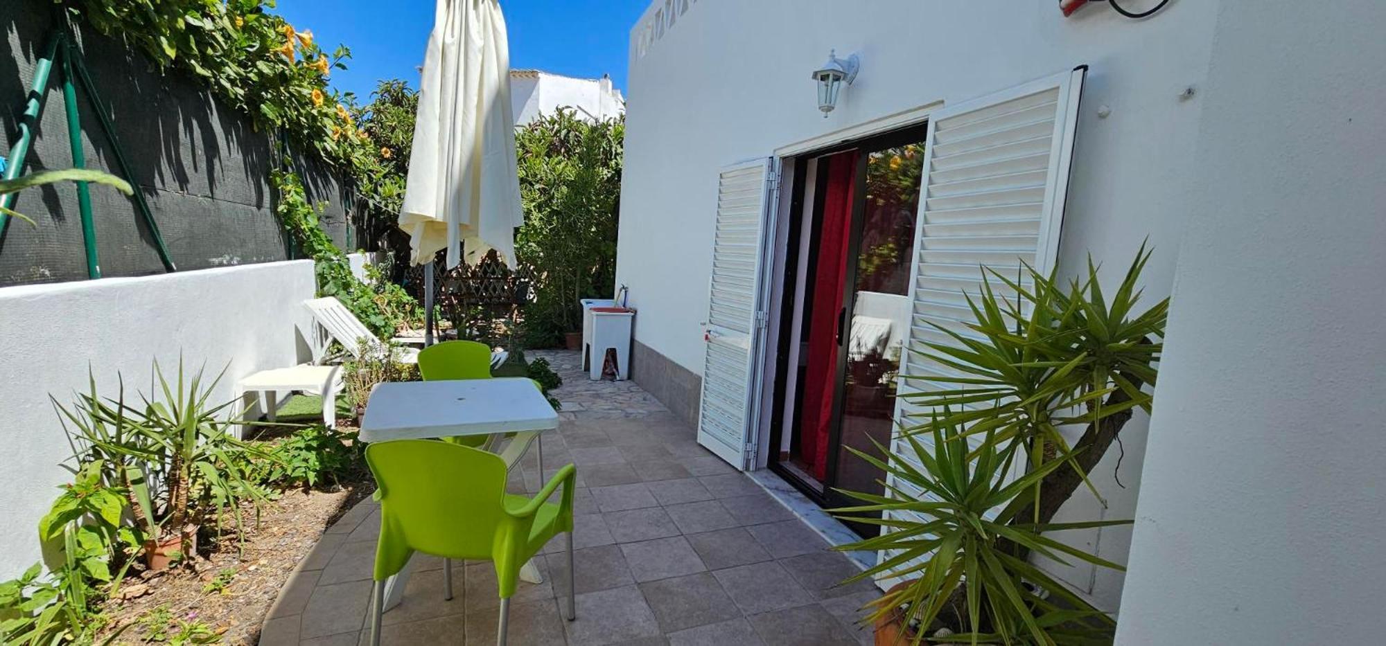 Lemon Tree Relaxing Guesthouse 拉哥斯 外观 照片